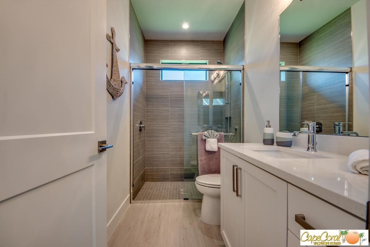 43-Guest Bathroom